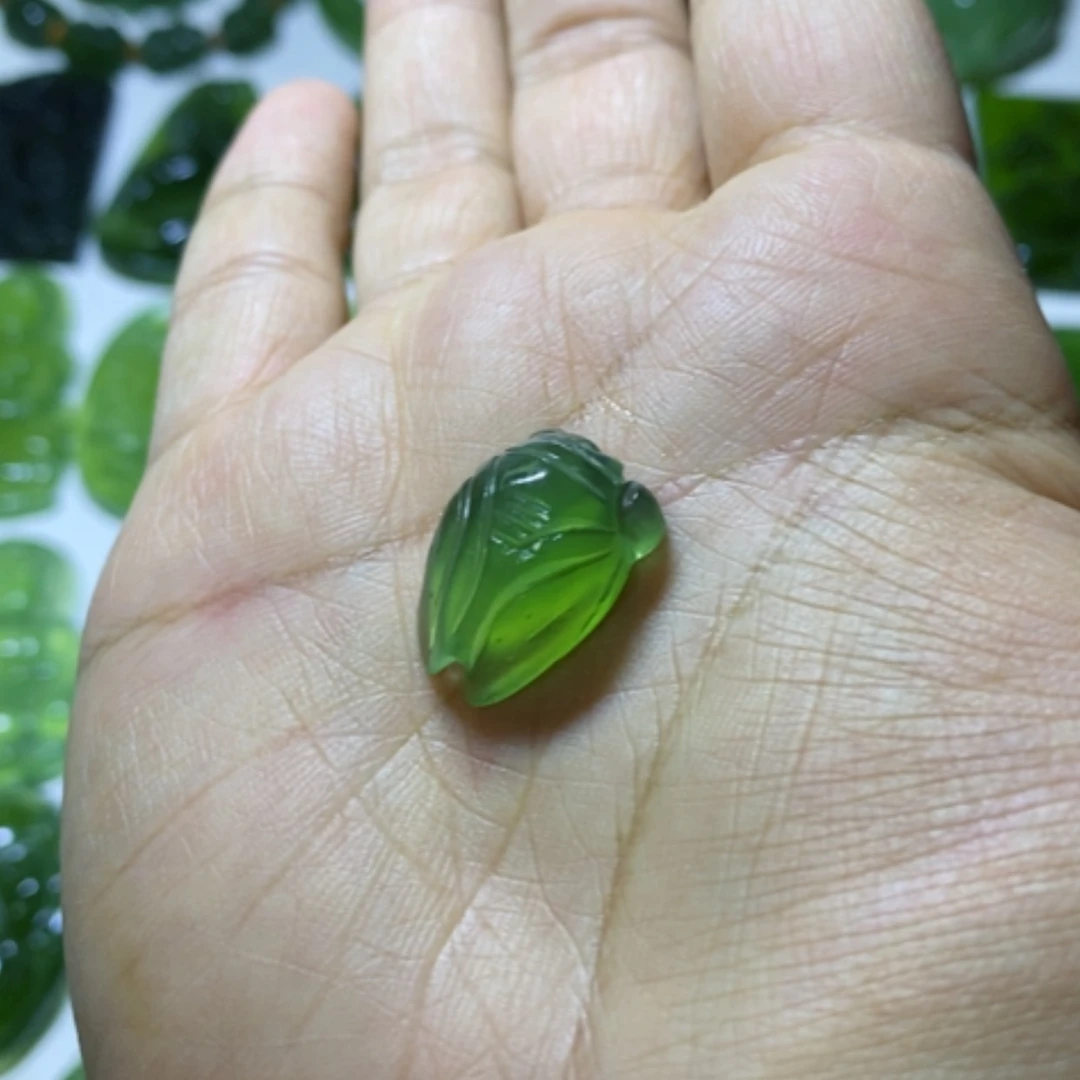 【闪购商品】未镶嵌蛇纹石玉颈饰