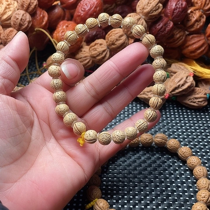 翘***盼文玩核桃手串桃核