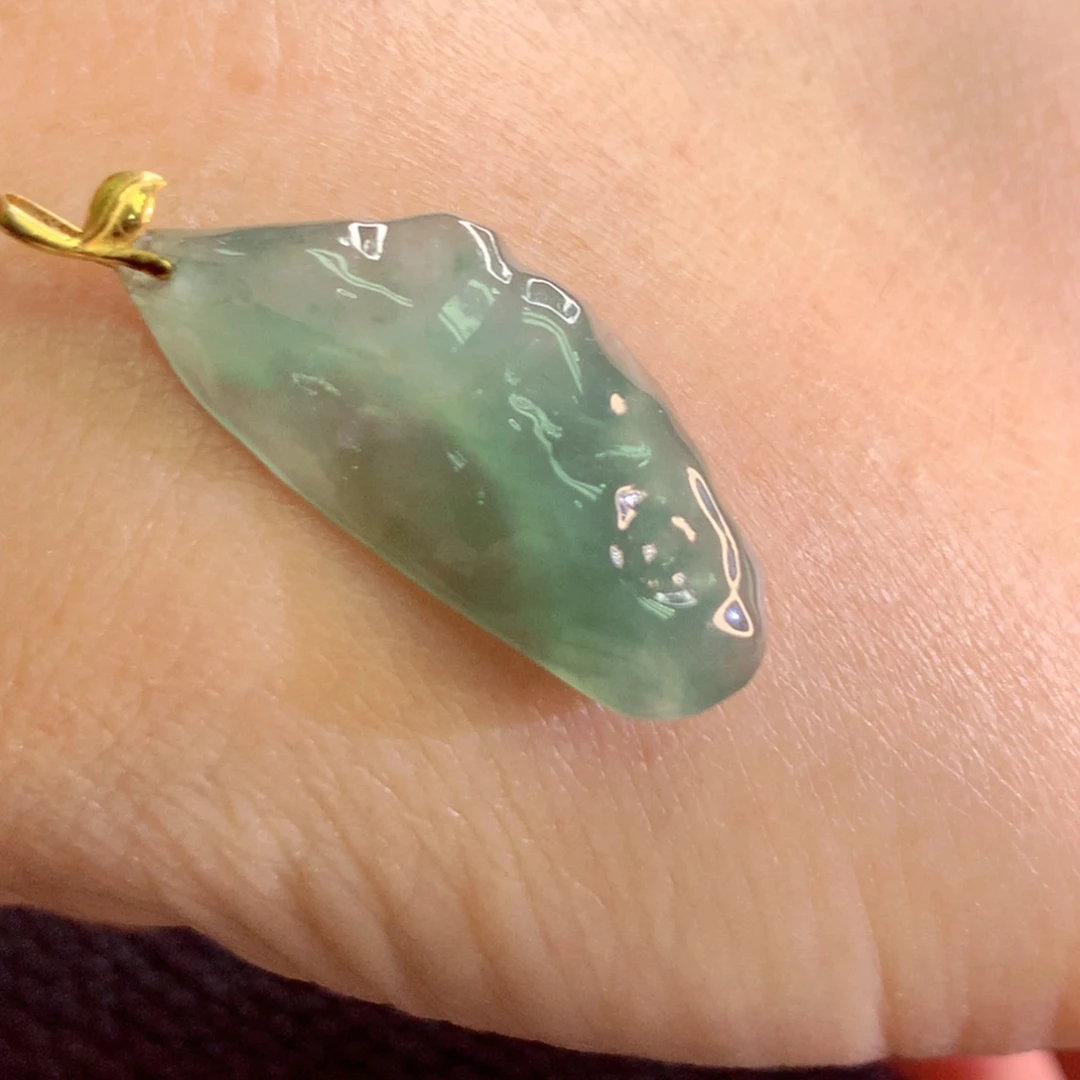 翡翠18K金镶嵌颈饰翡翠