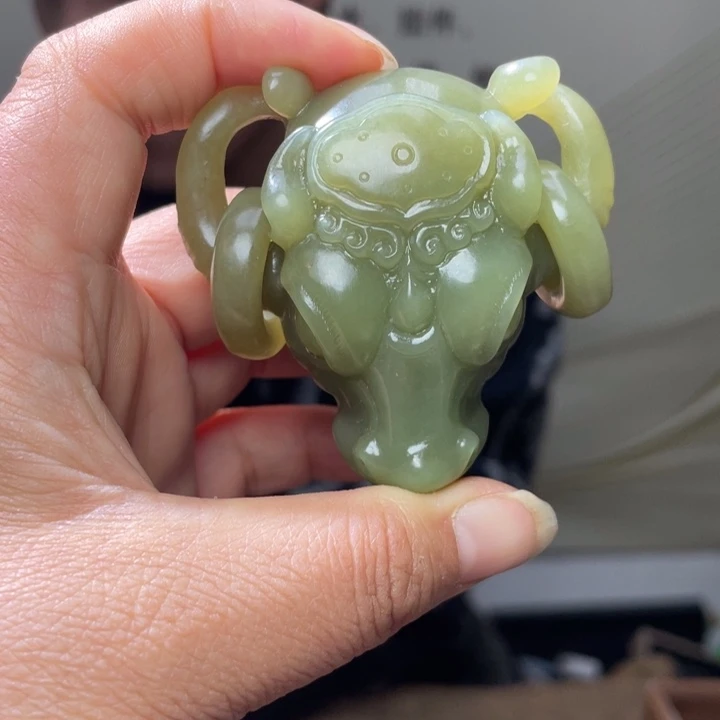 和田玉未镶嵌把件