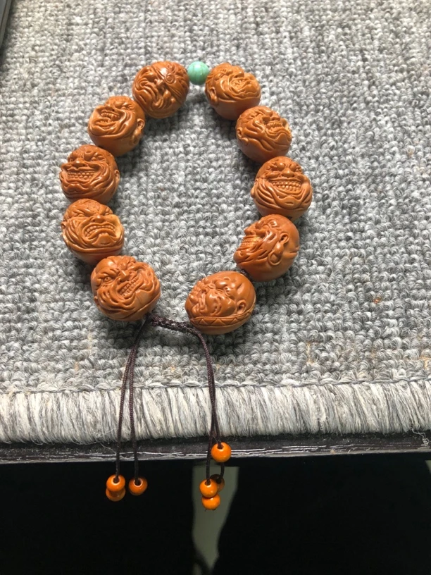 橄榄核雕刻，四代恶僧，尺寸1.8