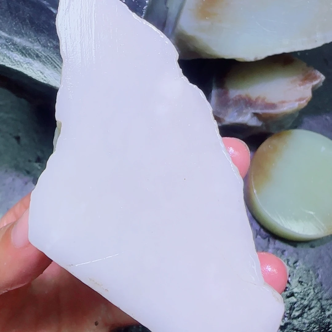 和田玉未镶嵌珠宝半成品