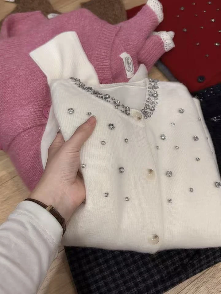 七言家巨好看  #糯白手工镶钻软糯毛衣开衫178