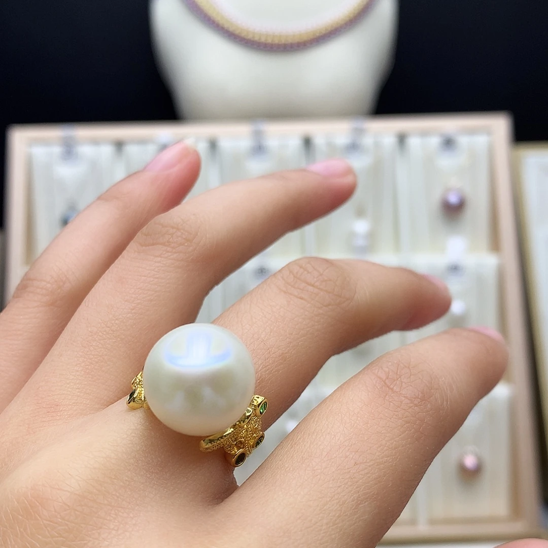 淡水珍珠合金颈饰