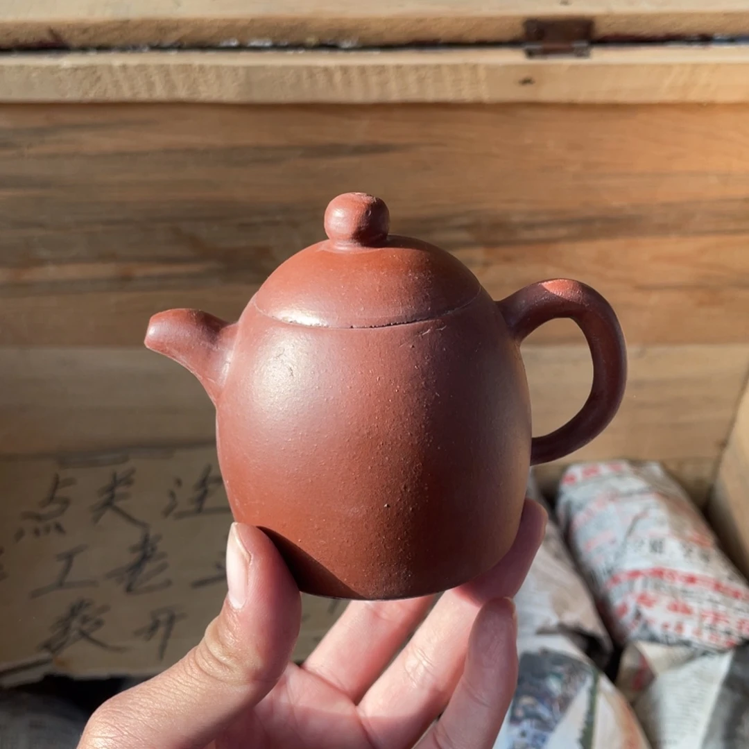 紫砂茶壶老厂紫砂壶一件。