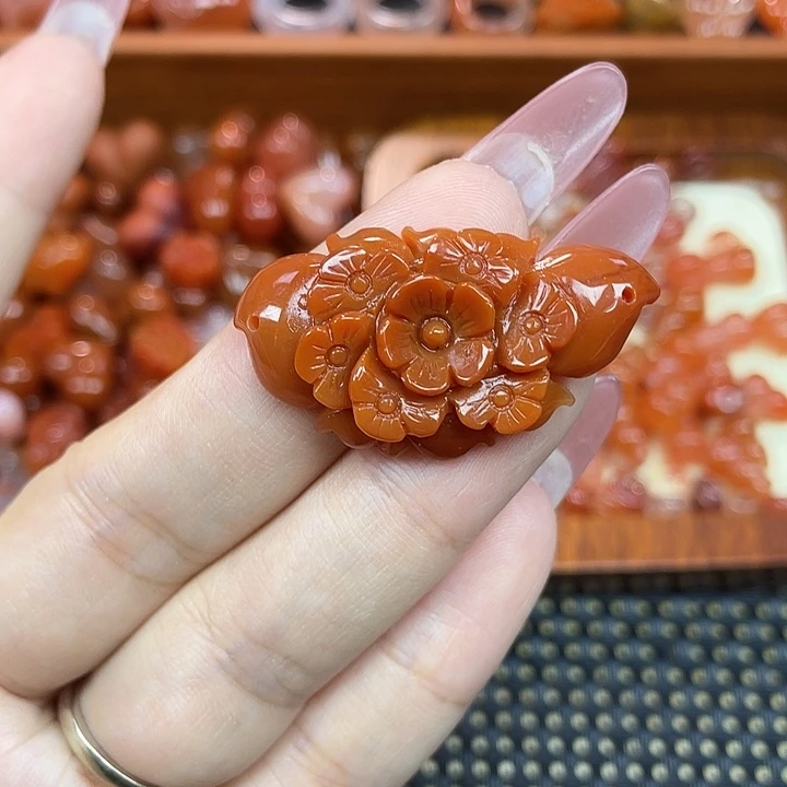 南红玛瑙未镶嵌颈饰花团锦簇
