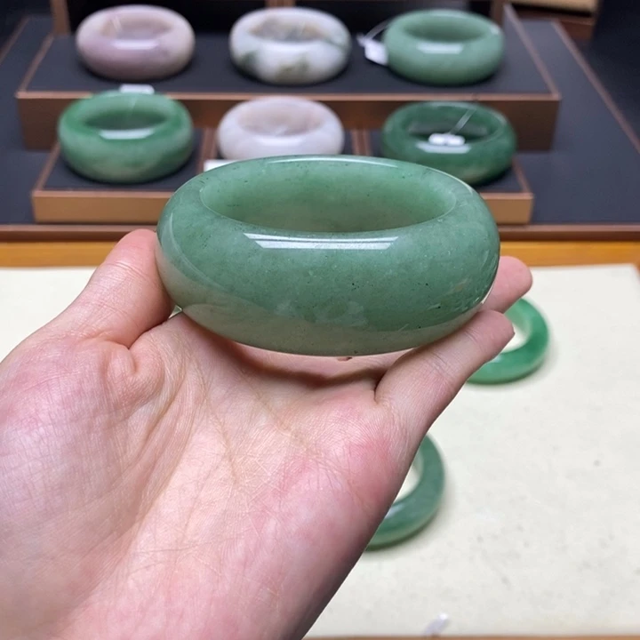 驾***）石英质玉合金佘太翠