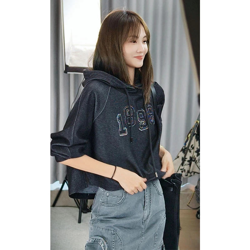 美洋MEIYANG 时光卫衣【商场同款】 字母贴布绣休闲连帽短上衣E