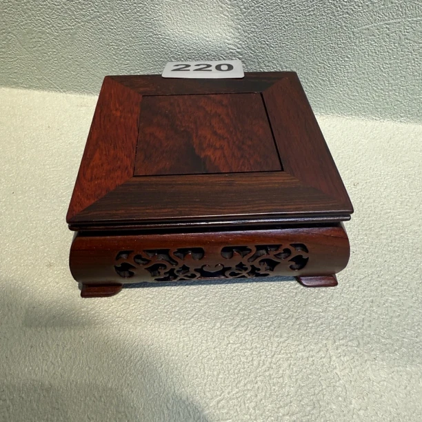 220微凹黄檀独板正方形地址（9.4正方）