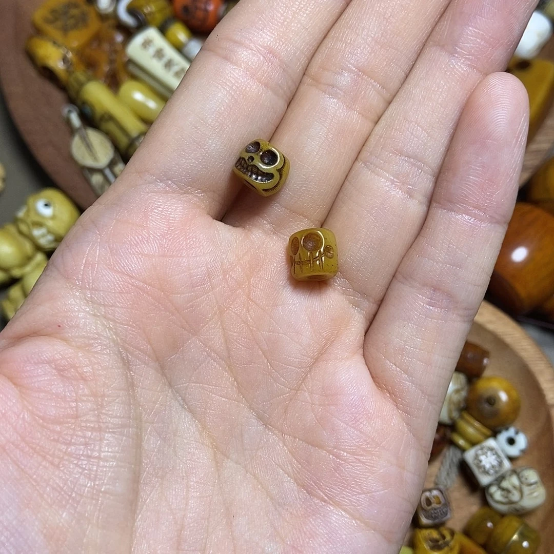 飞***咪琉璃/树脂/塑料类