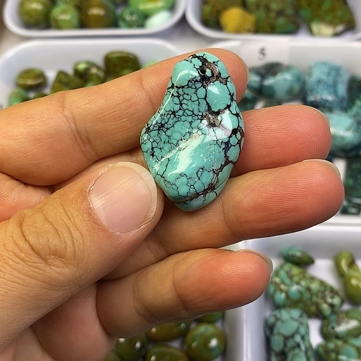 未镶嵌高瓷绿随行牌子