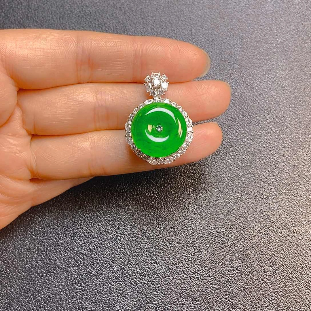 胖***儿翡翠银S925镶嵌颈饰