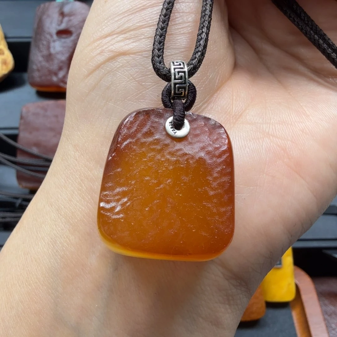 琥珀吊坠(赠链)未镶嵌