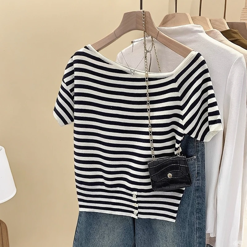 设计感斜领冰丝针织T恤女2025夏季新款纯欲风露肩撞色条纹上衣潮
