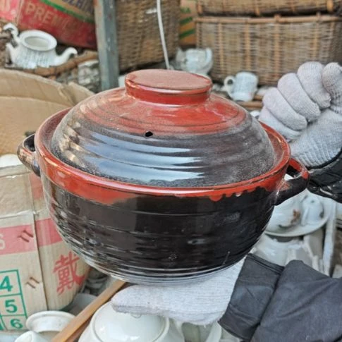 库存微瑕铁红釉砂锅中