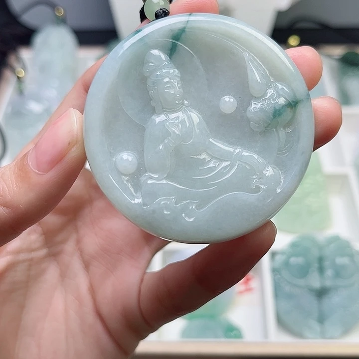 翡翠颈饰未镶嵌翡翠