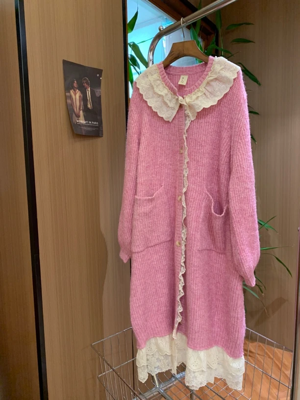In a Chou 洋娃娃 秋季中长款极简蕾丝拼接圆领毛针织衫
