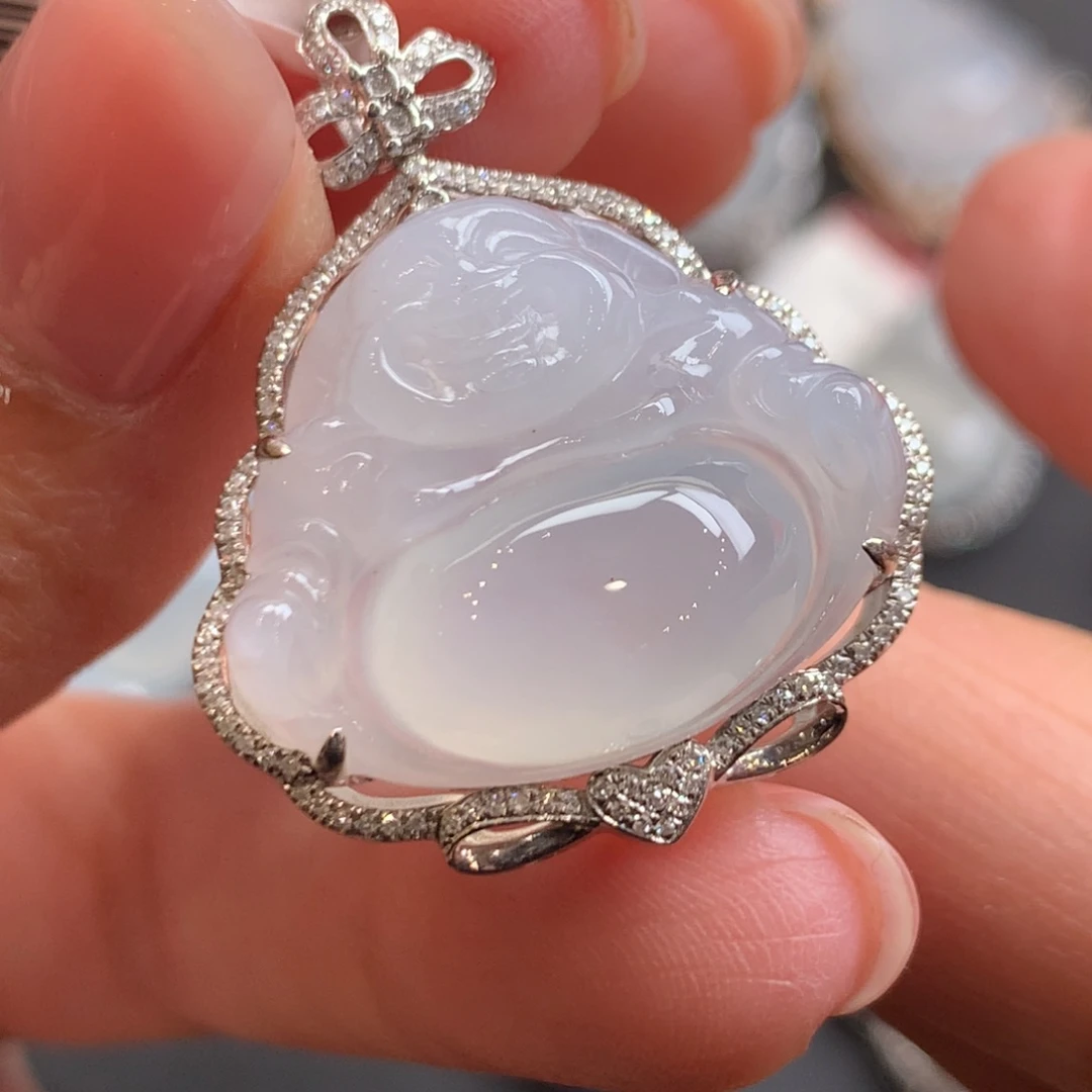 翡翠18K金镶嵌颈饰翡翠