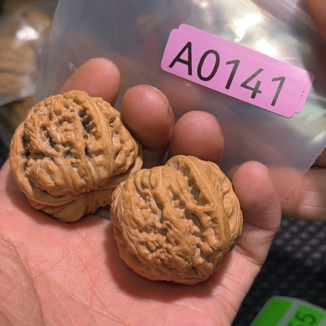 文玩核桃吊坠37球筋