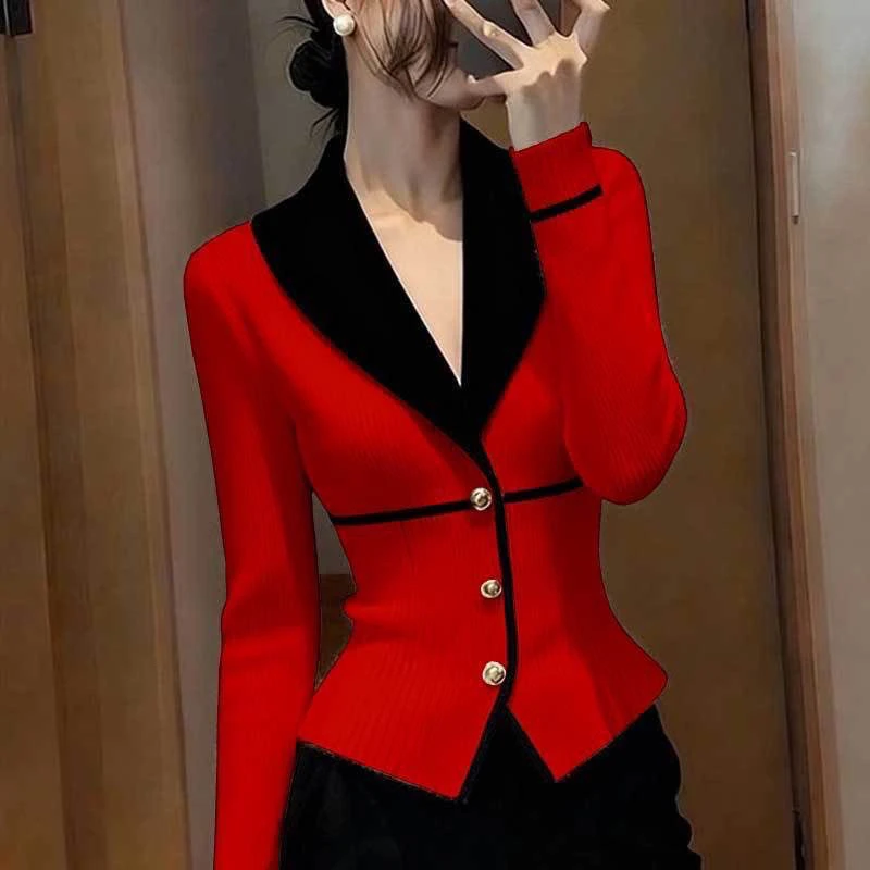 黑红拼接针织上衣女秋冬季巨好看小众不撞款气质高端掐腰毛衣外套