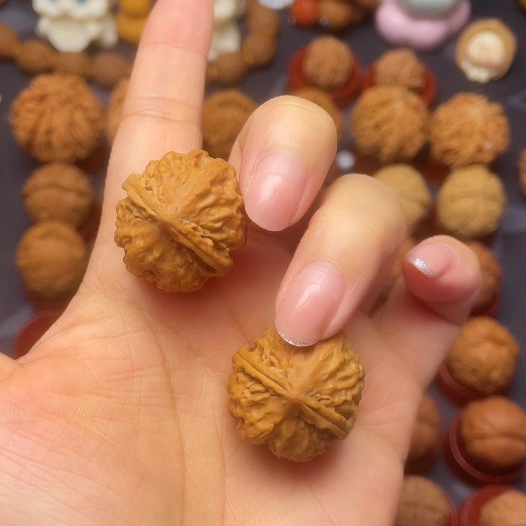 文玩核桃把件珊瑚塔