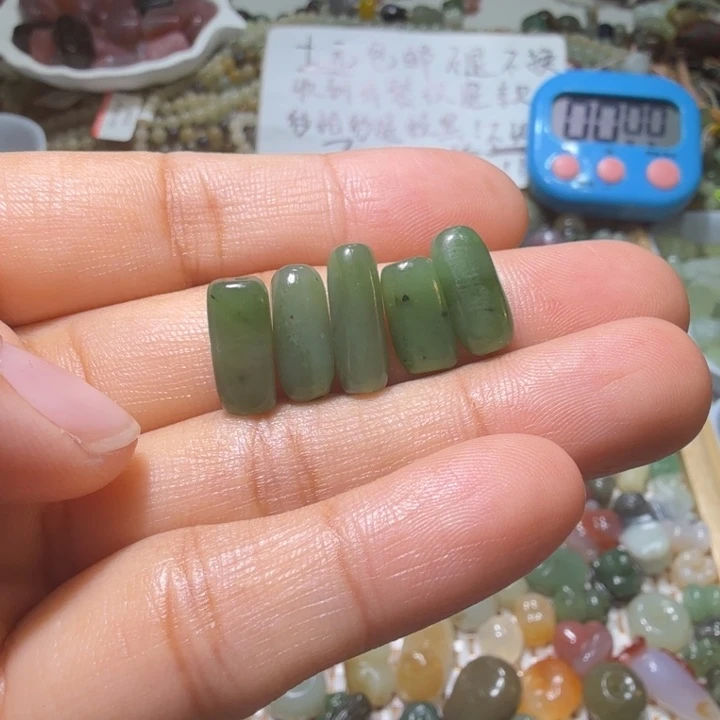 和田玉未镶嵌珠宝半成品