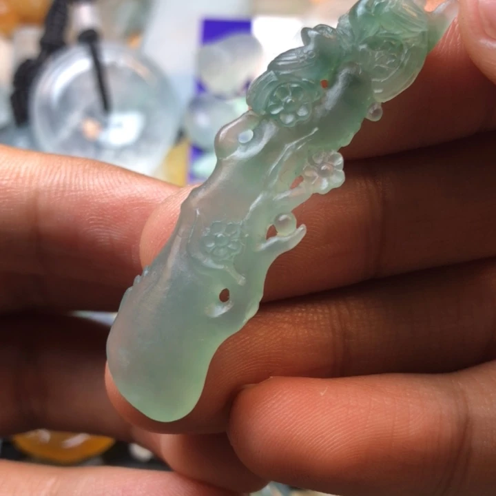 定制翡翠未镶嵌挂件