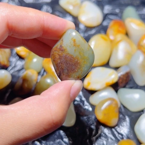 和田玉（子料）未镶嵌颈饰13.5克