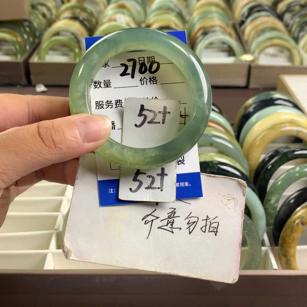 未镶嵌蛇纹石玉手镯2700