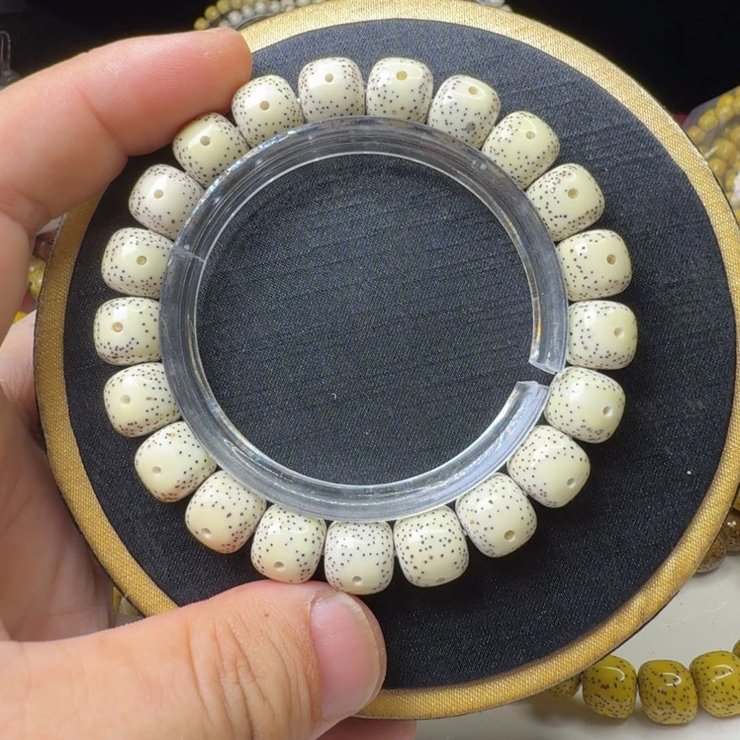 星月菩提手串原脂白