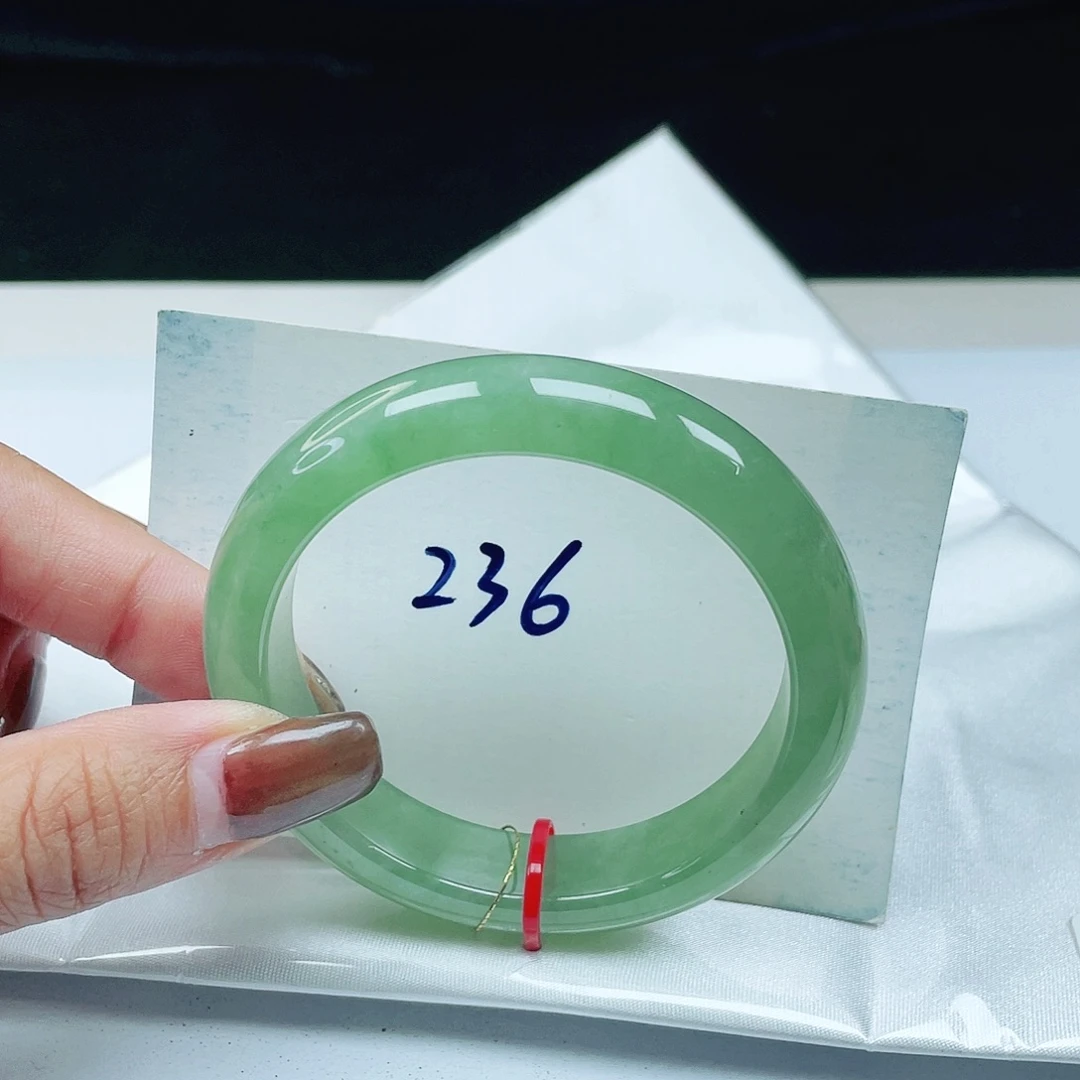 翡翠未镶嵌手镯 正圈53