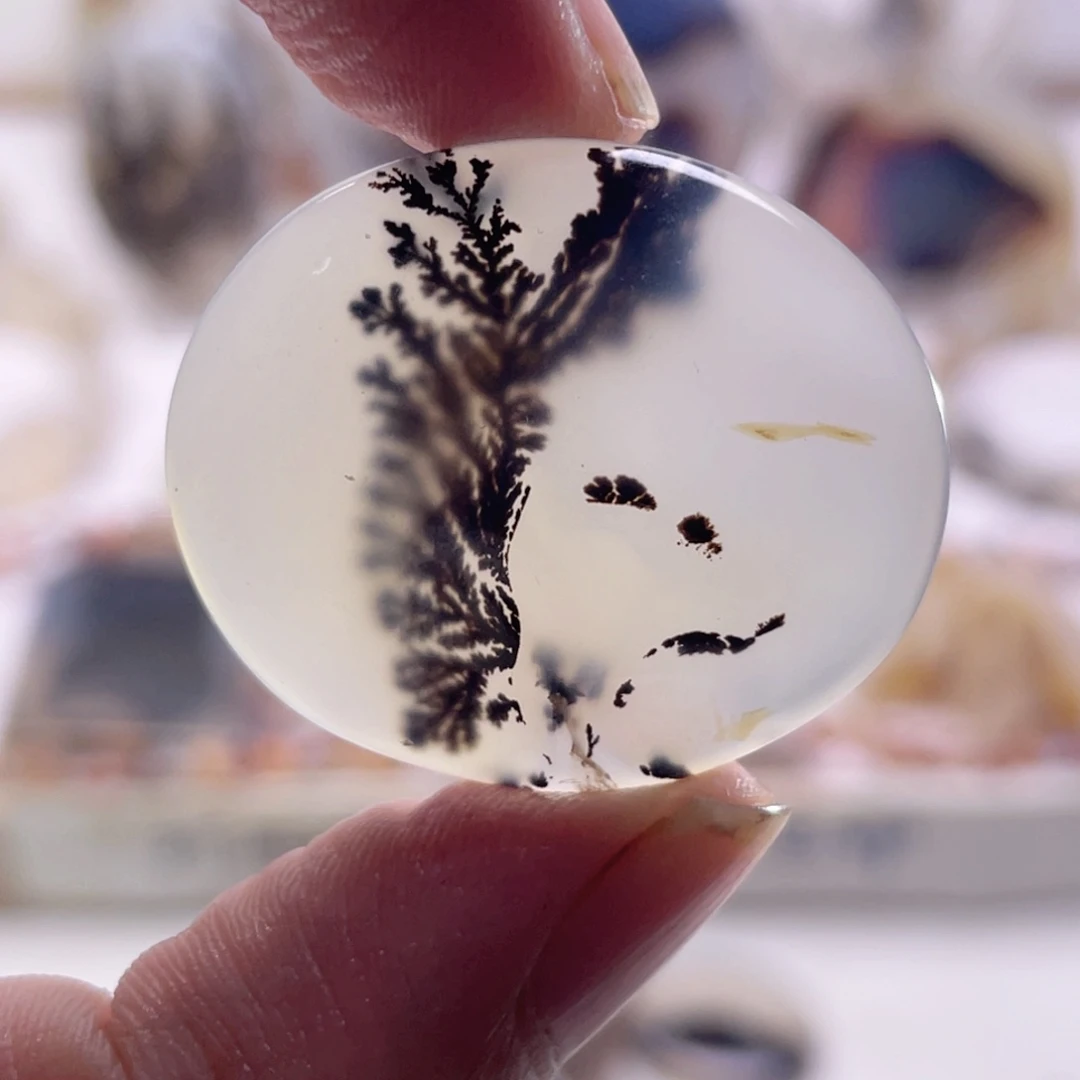 玛瑙/玉髓未镶嵌珠宝奇石