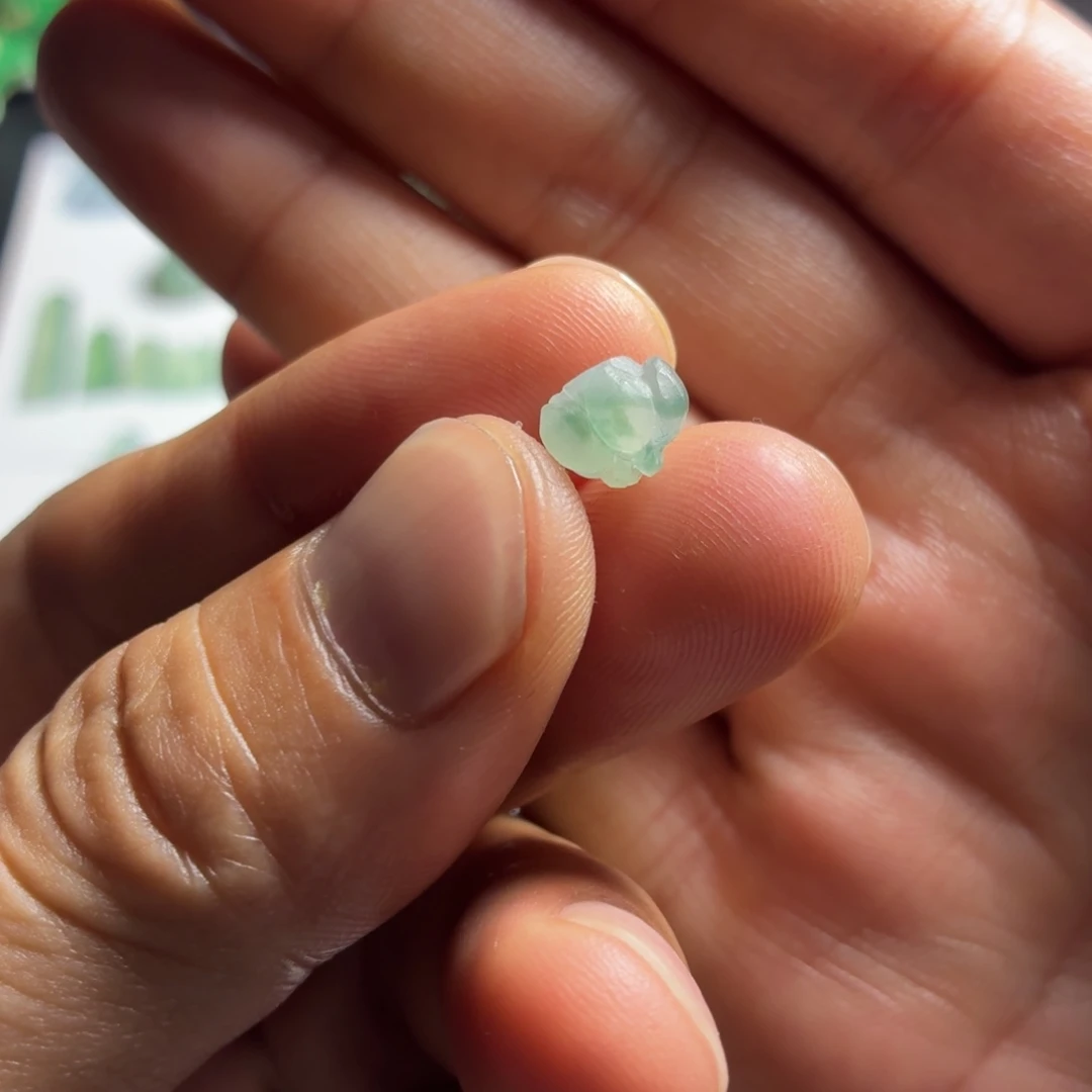 定制翡翠未镶嵌莲花