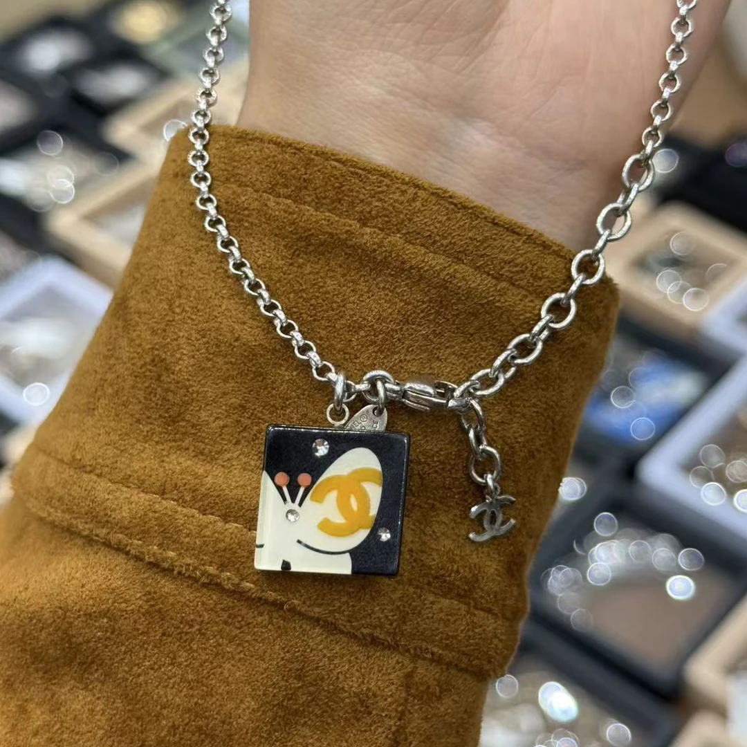 95新 Chanel/香奈儿 包展 | Chanel方块吊坠项链
