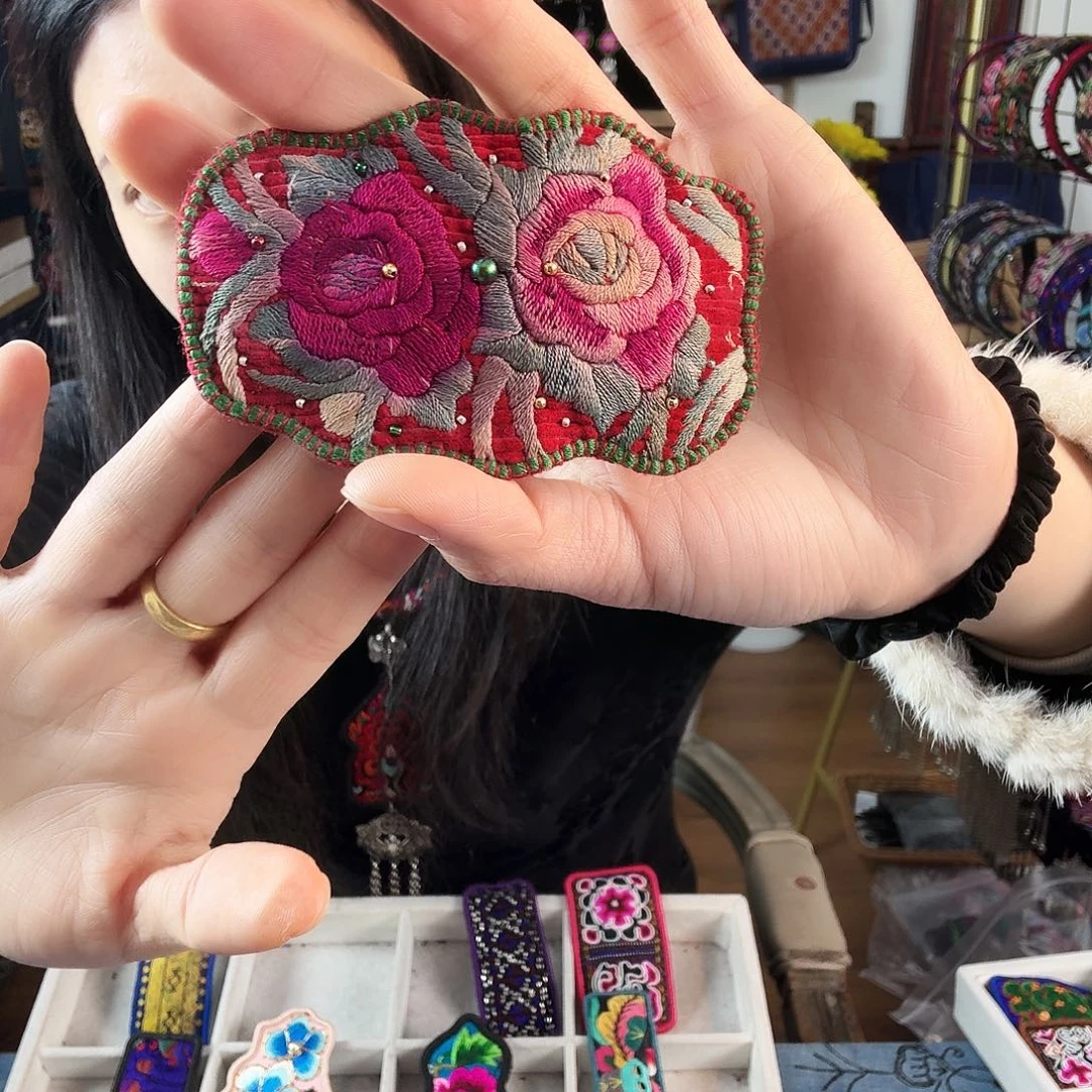 云***衣织绣手工刺绣工艺