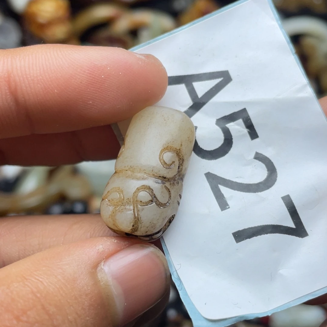 和田玉（糖玉）挂件未镶嵌