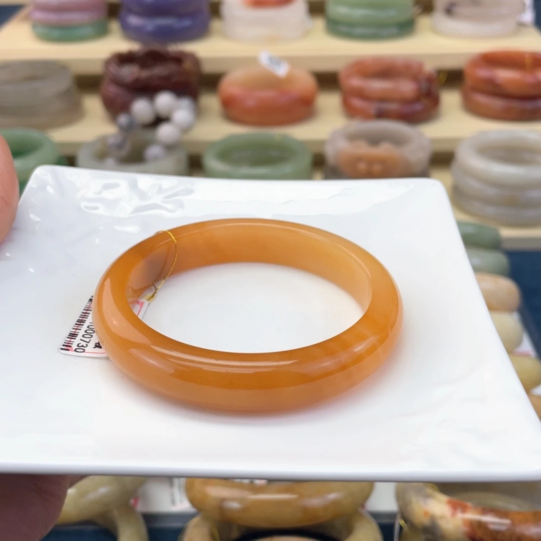 石英质玉未镶嵌手镯