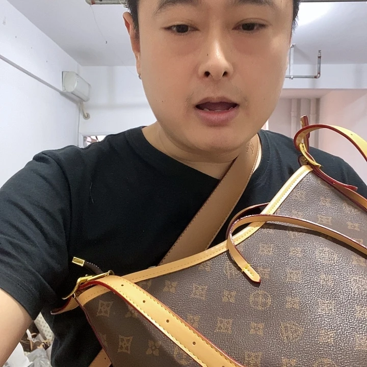 黄牛皮（革）鳄鱼皮（革）犏牛皮（革）
