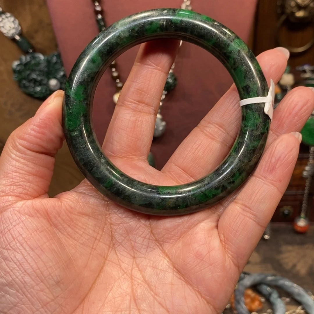翡翠吊坠(赠链)未镶嵌