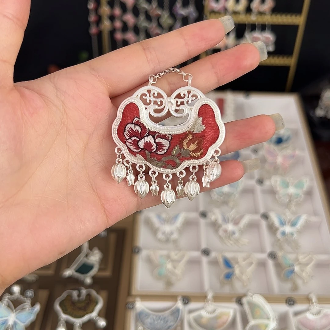 苗绣纯手工吊坠项链