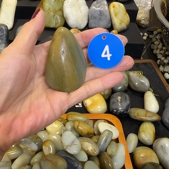 和田玉（糖玉）未镶嵌挂件