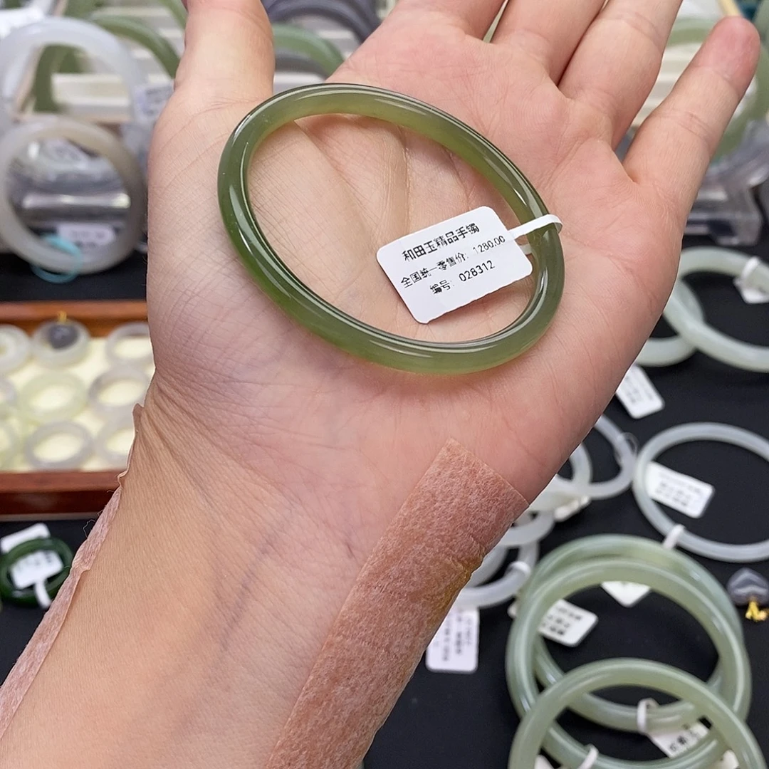 和田玉未镶嵌珠宝奇石52