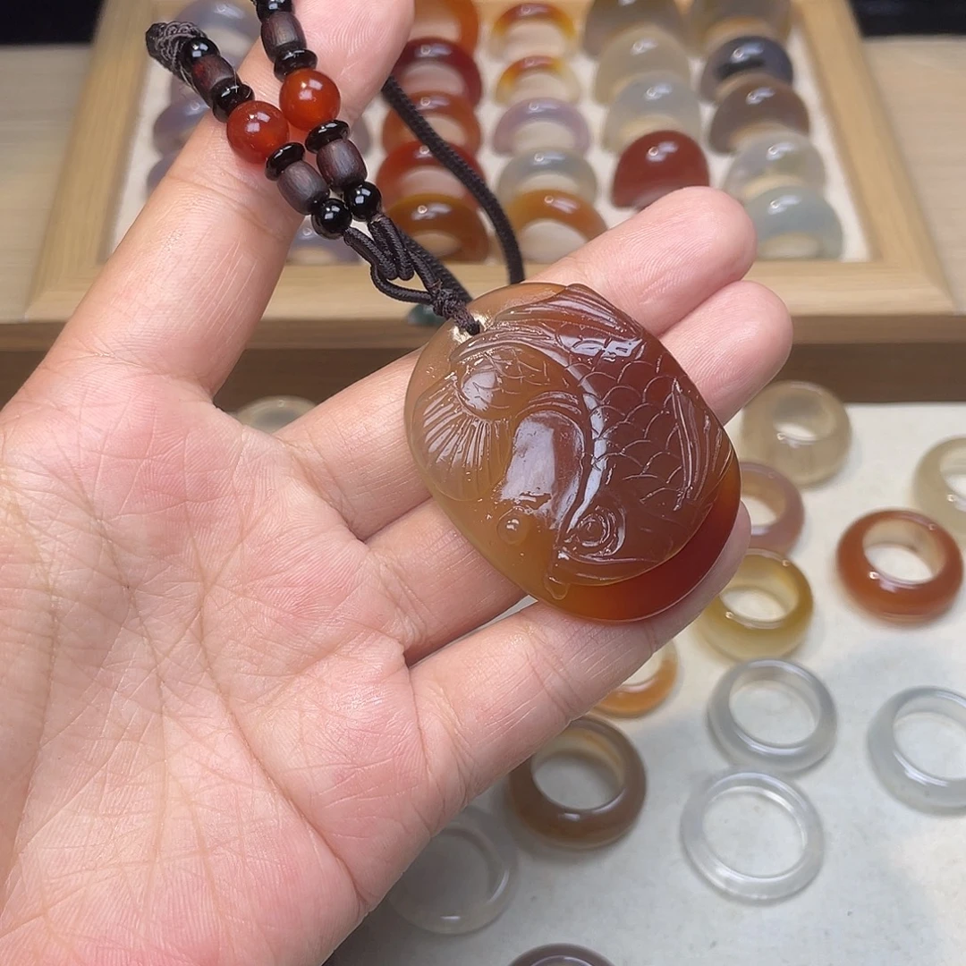 今***手玛瑙/玉髓合金戒指A05牌子