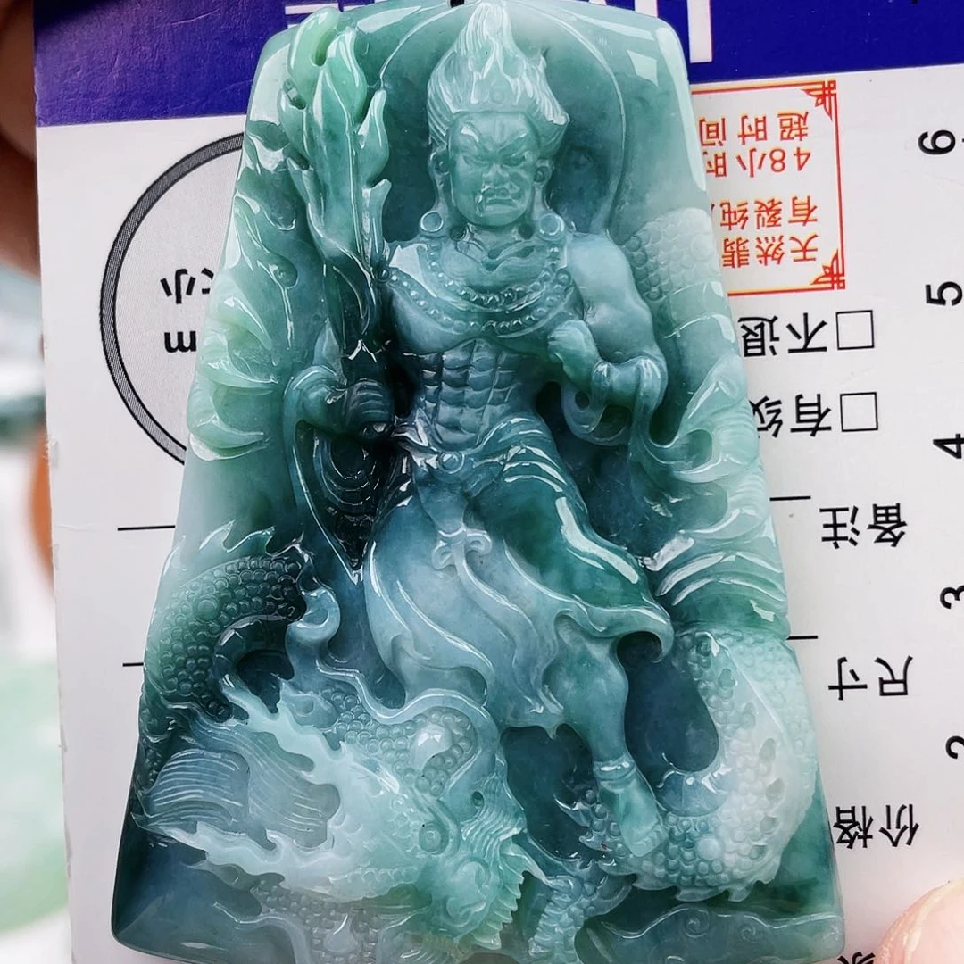 翡翠未镶嵌颈饰不动明王