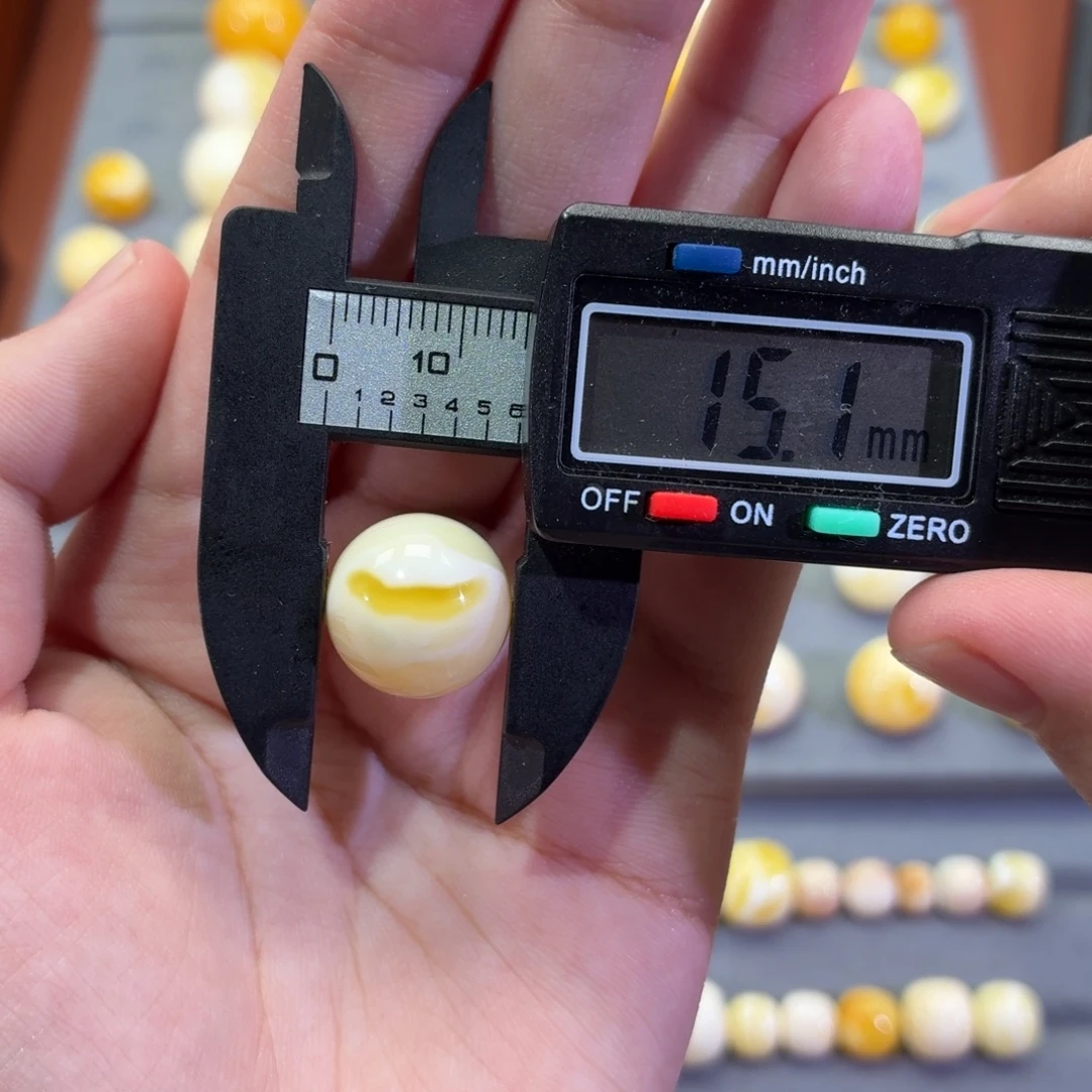 琥珀未镶嵌裸石圆珠