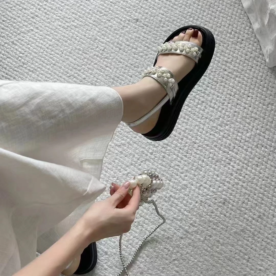 6588厚底水钻一字带凉鞋女夏季外穿沙滩鞋百搭显瘦气质休闲女鞋潮