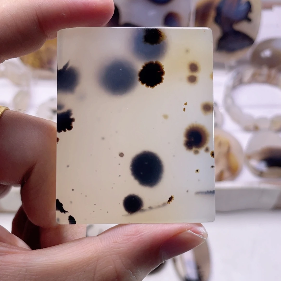 玛瑙/玉髓未镶嵌珠宝奇石