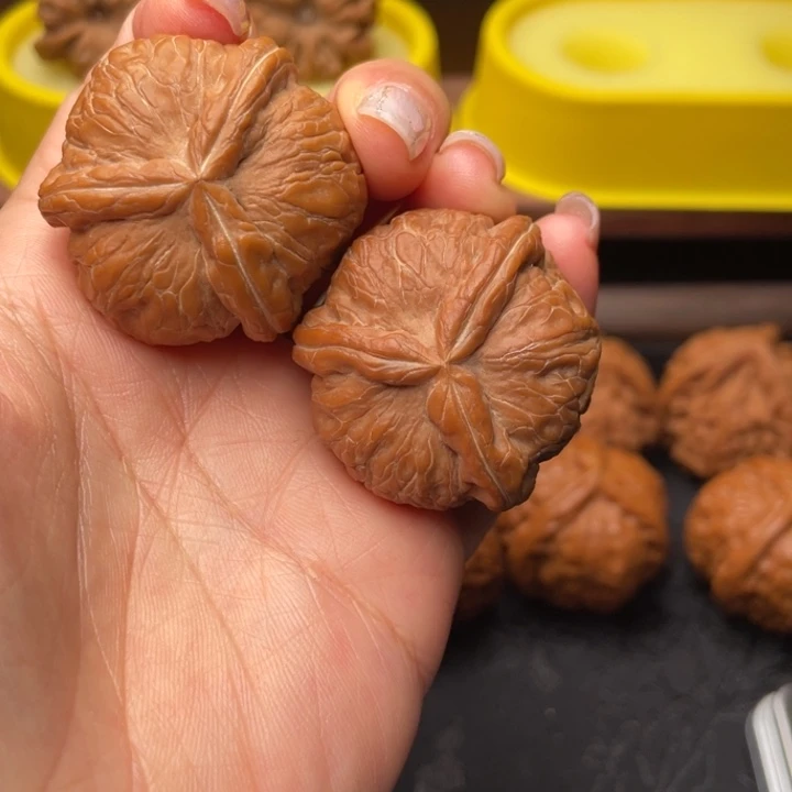 灰***郎吊坠文玩核桃全品无修元宝奔