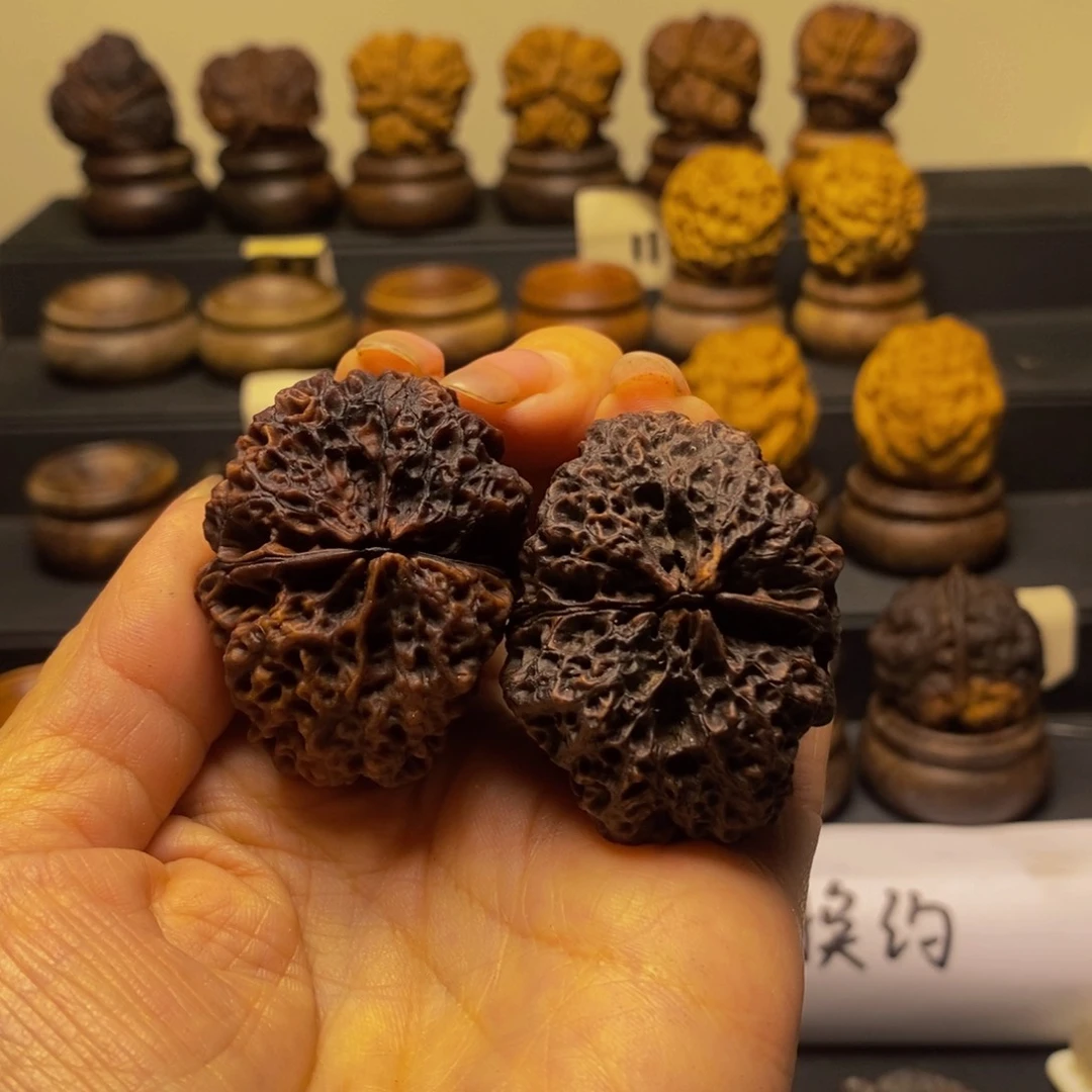 文玩核桃吊坠神鹰45