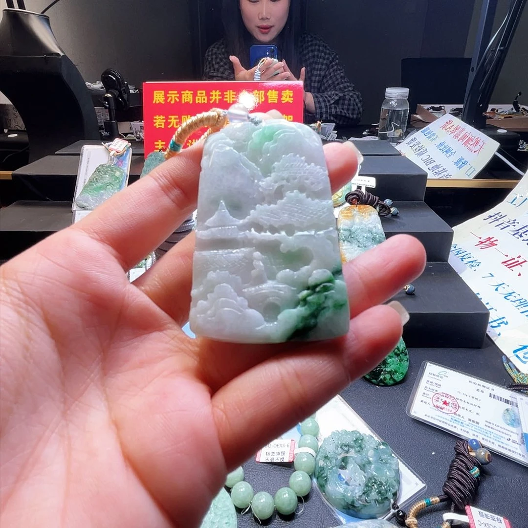 颈饰未镶嵌翡翠一